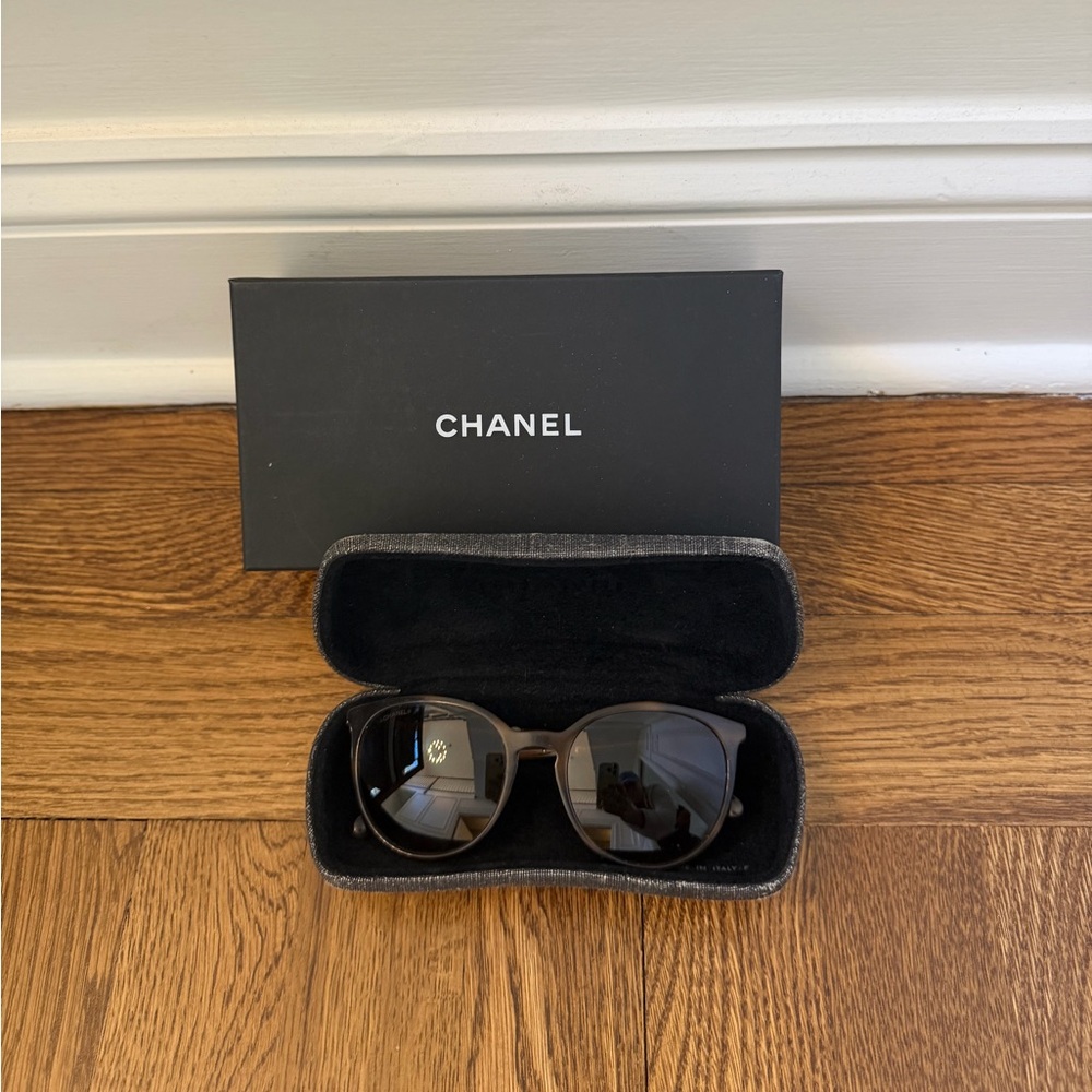 Chanel 5394-H Pearl Sunglasses - Brown tortoise - 100% Authentic - Picture 6 of 8